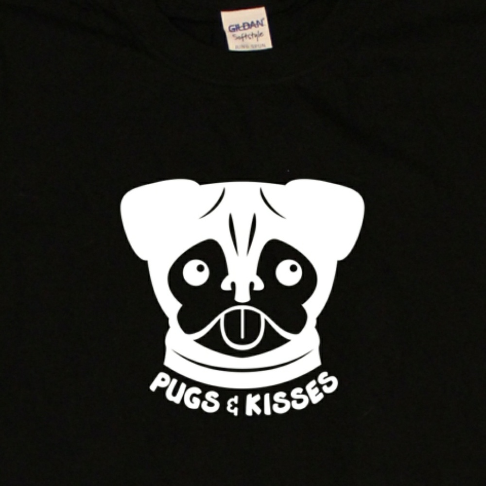 🐕 Pugs & Kisses doggy comfortable unisex t-shirt